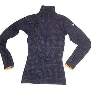 Nike Women’s long sleeve pullover top activewear
